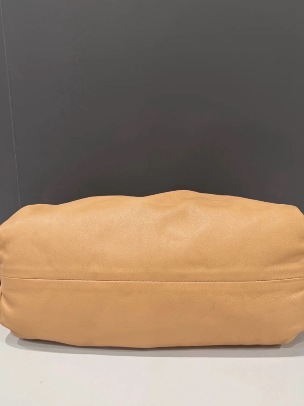 Bottega Veneta Tan Shoulder Bag with Gold Chain Strap - Picture 5 of 9